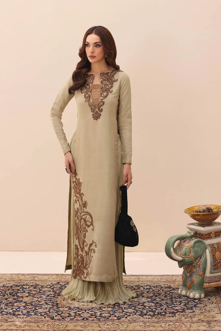 ElegantCreamywhiteEmbroideredPakistaniSalwarKameezDupattaSuit_720x
