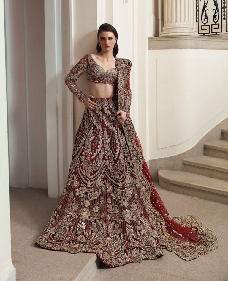 IndianBridalDressinWeddingRedCholiLehengaStyle_1080x